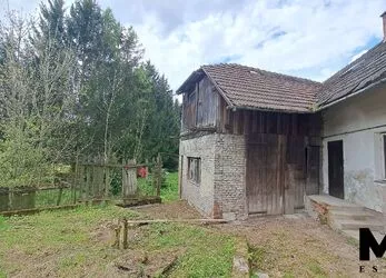 Prodej rodinného domu (5+1) o velikosti 170 m2 v obci Dolní Bory