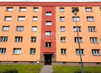 Pronájem zařízeného bytu 2+1 52 m2, na ulici Francouzská 1091/44 v Ostravě - Porubě
