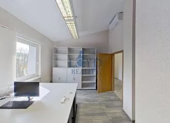 Celé patro kanceláří pod uzavřením jen pro Vaši firmu, Karlovy Vary – Rybáře