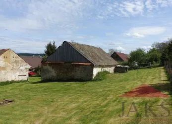 Plánice - Křižíkova; rodinný dům (2+1; cca 65 m2) se stodolou a pozemkem 1.880 m2
