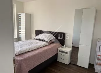 Družstevní byt 2+kk ,59 m² + balkon 5 m²,  garážové stání, Malý Háj X, Praha 10 - Dolní Měcholupy