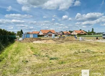 Prodej atraktivního pozemku určeného k bydlení 974 m2, 3 590 000,- Kč, Církvice