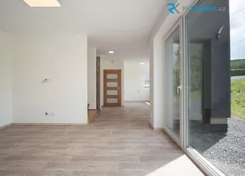 Prodej rodinného domu 5+kk, pozemek 730m²