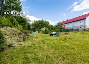 Prodej stavebního pozemku 923 m² se stavební povolení a projektem