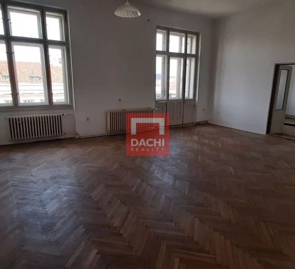 Pronájem cihlového bytu 4+1, 168m², v centru města Olomouce