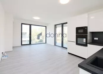 2+kk, 60,6m2 + lodžie a balkon, garážové stání, Praha 8 - Libeň, Kotlaska