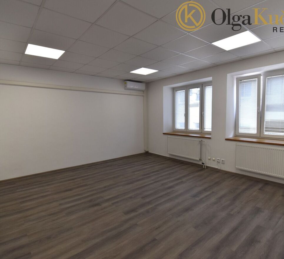 Pronájem kanceláře 175 m2, sklad 430 m2, Brněnská - Modřice