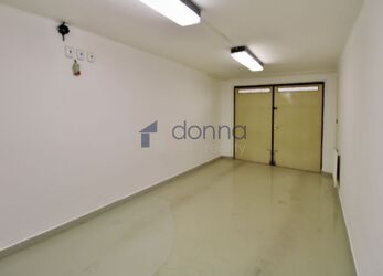 Pronájem rodinného domu 5+1, 220m2, Praha 4 - Chodov, ul. Kloboukova, nezařízený, garáž