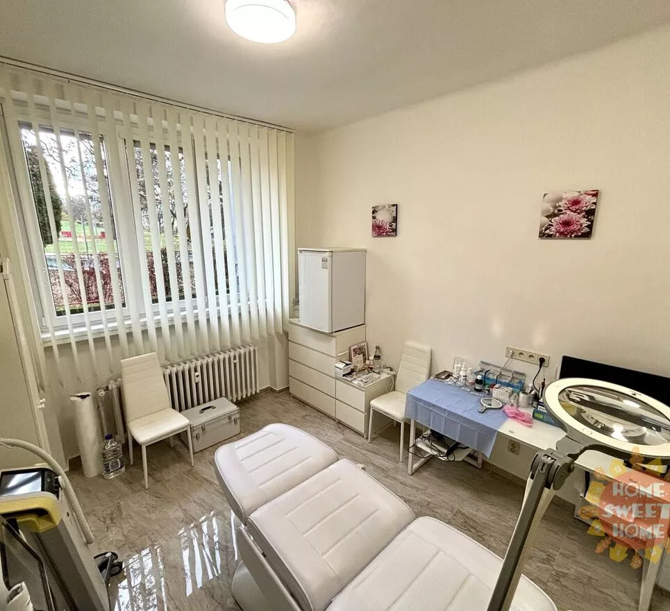 Pronájem dermatologická, kosmetologická nebo chirurgická ordinace, vel. 18 m, ul. Nučická, Strašnice