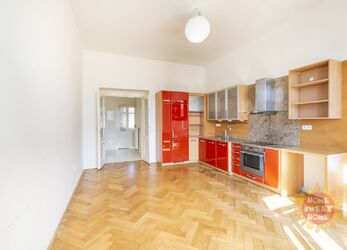 Pronájem Praha, nezařízené kanceláře, dispozice 3+kk, 75 m2, Dejvice - ul. Dejvická