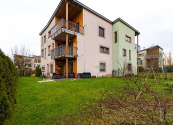 Pronájem nadstandartního bytu 4+kk (95 m²) se zahradou (450 m²), ul. Heřmánková, Ostrava