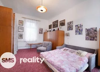 Prodej rodinného domu, 4+1,143 m² se zahradním domem 1+1, 49 m², pozemek 1 090 m², Zlín - Malenovice