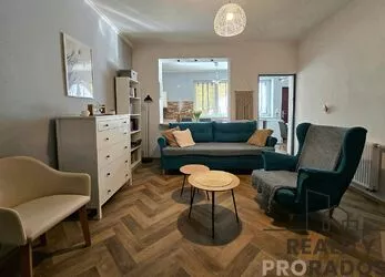 Prodej rodinného domu 3+1, 85m2, s garáží a pozemkem 1534m2, Prušánky