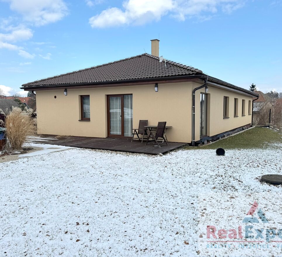 Prodej RD (bungalov) 6+1, 154 m2, tepelné čerpadlo, Praha-východ, Nučice